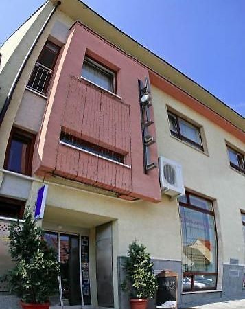 Hotel Maxim สเวตตียูร์ ภายนอก รูปภาพ