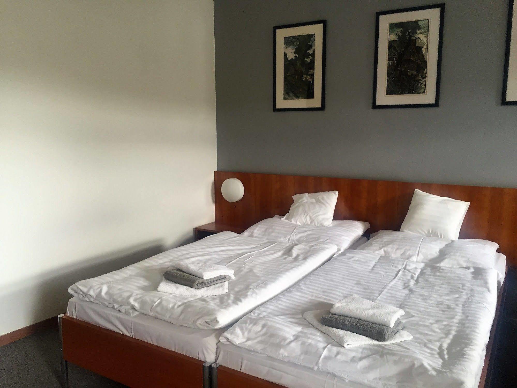 Hotel Maxim สเวตตียูร์ ภายนอก รูปภาพ