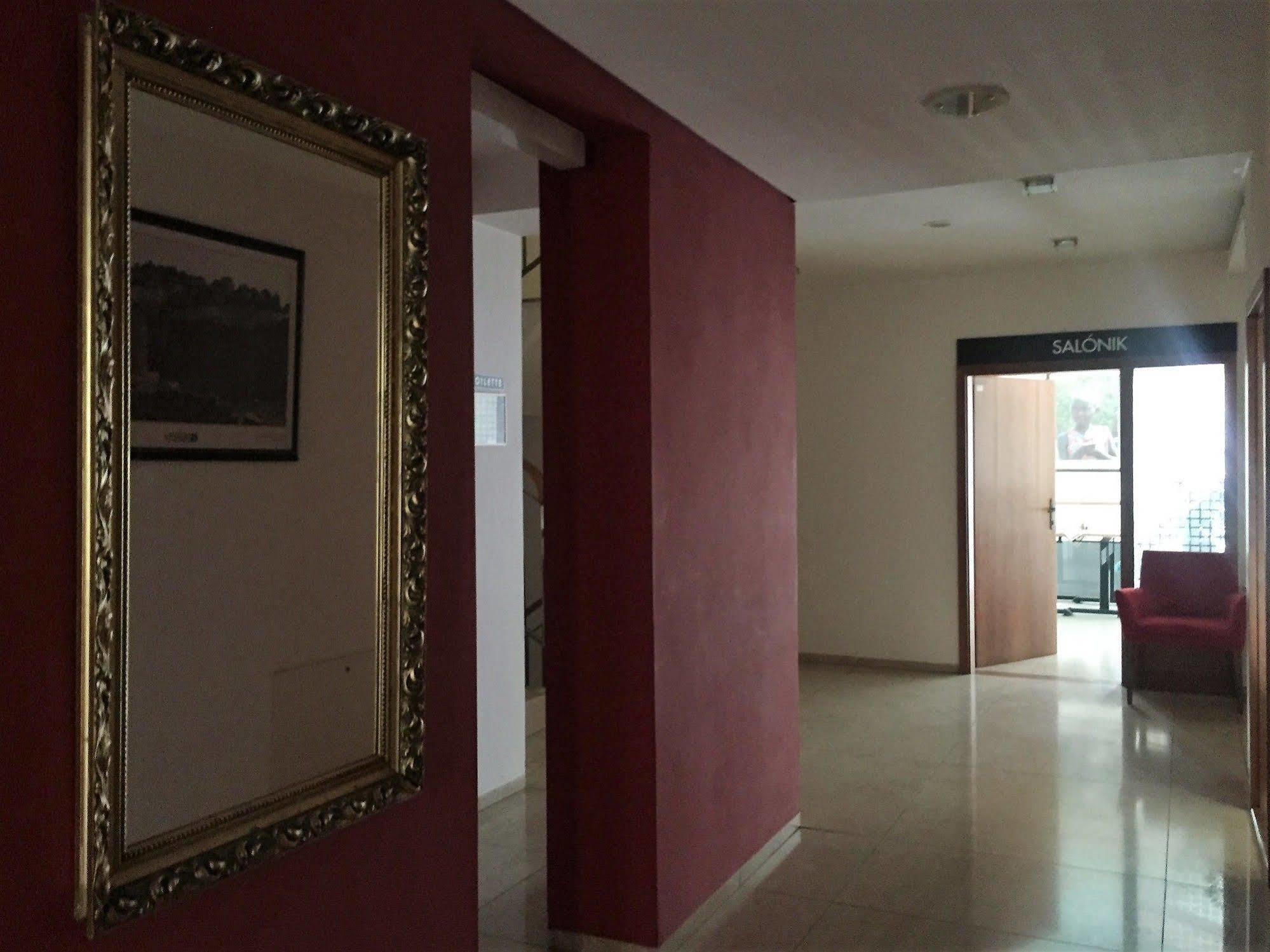 Hotel Maxim สเวตตียูร์ ภายนอก รูปภาพ